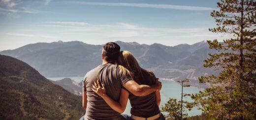 découvrez l'essence de l'amour à travers des récits émouvants, des conseils sur les relations et des réflexions inspirantes qui célébrent les multiples facettes de ce sentiment universel.