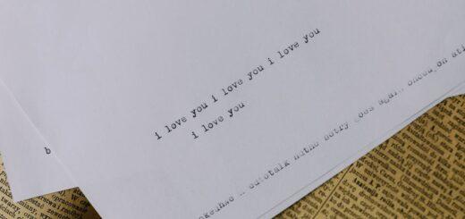 découvrez les langages de l'amour et apprenez à mieux communiquer vos sentiments. explorez comment chacun exprime et reçoit l'amour pour créer des relations plus profondes et épanouissantes.