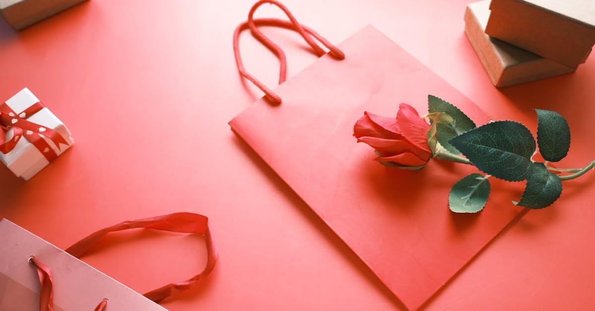 découvrez des déclarations d'amour émouvantes et inspirantes pour exprimer vos sentiments les plus profonds. que ce soit pour un anniversaire, un mariage ou simplement pour faire plaisir, nos idées vous aideront à toucher le cœur de votre bien-aimé(e).